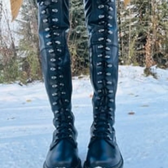 COSPLAY RARE Dr. Martens 22-Eye All Leather Thigh-high Platform Boots Size11 NIB - Picture 5 of 13